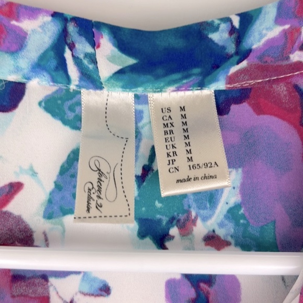 FOREVER 21 Vintage style Floral Shirt Dress Size flattering and skimming… - Picture 9 of 9
